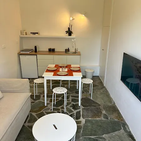 Christina'S Homely Escapes Sikion Exterior photo